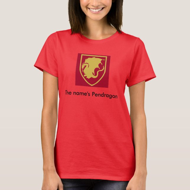 T-shirt La pièce en t des femmes de Pendragon du nom (Devant)