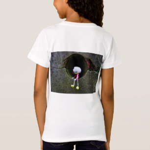 T-Shirt La poupée de Fubby dans un mur.