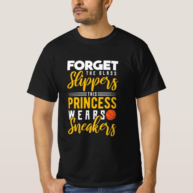 T-shirt La princesse de basket-ball porte des Baskets (Devant)