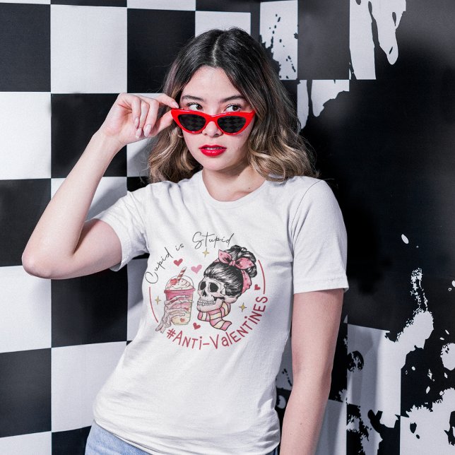 T-shirt La Saint-Valentin est stupide (Créateur téléchargé)