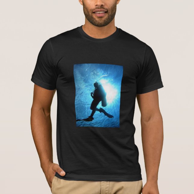 T-shirt La terre est surestimée (Devant)