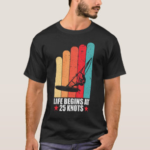 T-shirt La Vie De Planche À Voile Commence À 25 noeuds Vin