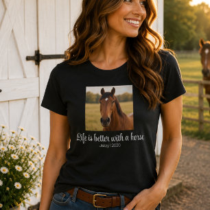 T-shirt La vie est meilleure avec un cheval monogramme scr