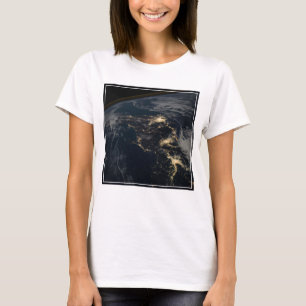 T-shirt La Ville Éclairait Le Japon La Nuit.