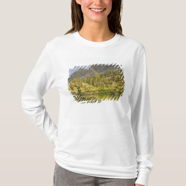 T-shirt Lac Cecret avec arc-en-ciel sur Devil's Castle, (Devant)