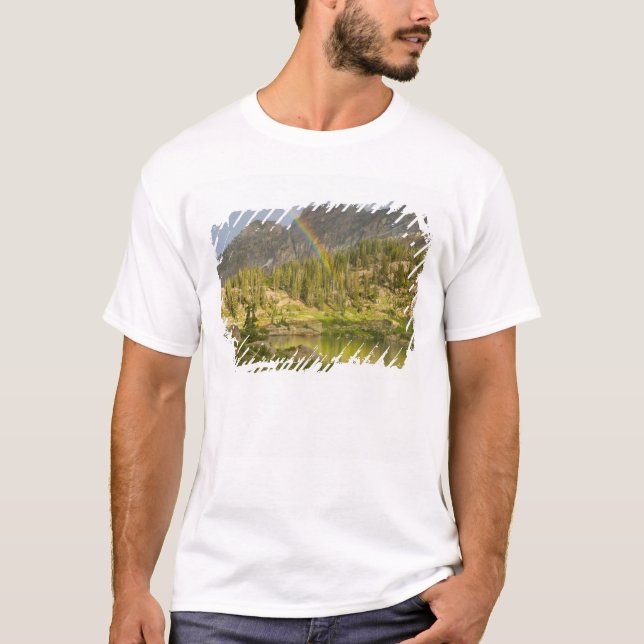 T-shirt Lac Cecret avec arc-en-ciel sur Devil's Castle, (Devant)
