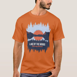 T-shirt Lac de bois de Ofhe Norvège Lac d'île avec montagn