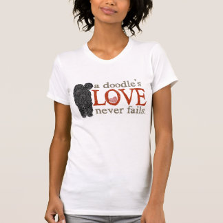 T-shirt L'amour de griffonnage n'échoue jamais -