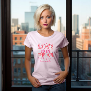 T-shirt L'amour de la journée anti-Valentines est dans l'a