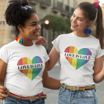 T-shirt L'amour est amour coeur arc-en-ciel LGBTQ fierté T<br><div class="desc">Un t-shirt coloré avec un grand coeur aux couleurs du drapeau arc-en-ciel LGBTQ,  avec la légende personnalisable "L'amour est amour" dans une police noire tout casquette. Portez ce T-shirt de sensibilisation gay pride pour montrer au monde que vous êtes un fier membre de la communauté LGBTQ.</div>