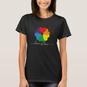 T-shirt L'amour est amour Pride Coeurs arc-en-ciel LGBTQ