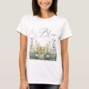 T-shirt L'amour est dans la Fête des mariées fleurie Fleur