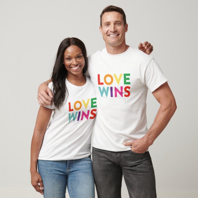 T-shirt L'amour gagne (Unisexe)