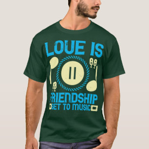 T-shirt L'Amour Musique Est L'Amitié Réglée À La Musique