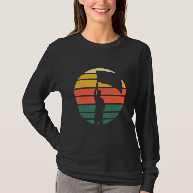 T-shirt Lanceur de drapeau design rétro (Devant)