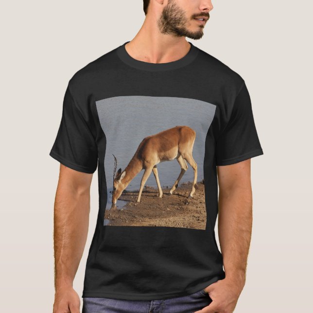 T-shirt L'antilope d'Impala en train de boire à la photo d (Devant)