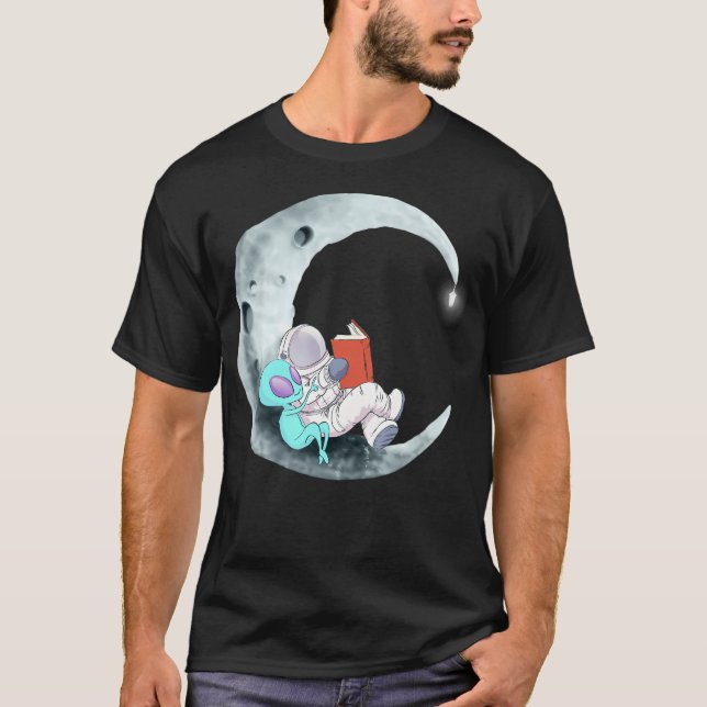 T-shirt L'Astronaut Alien Lit Des Livres Dans L'Espace (Devant)