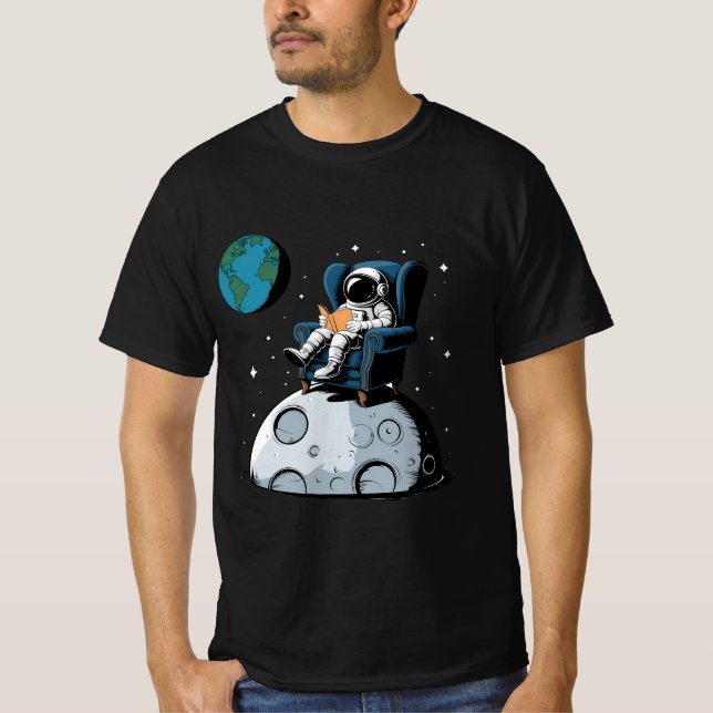 T-shirt L'astronaute lit sur la lune Drôle Tee (Devant)