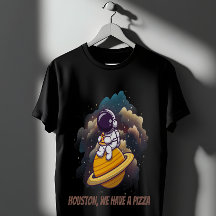 L'astronaute mange de la pizza