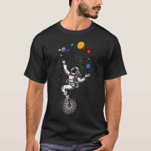 T-shirt L'astronaute spatial jongle avec les planètes Astr