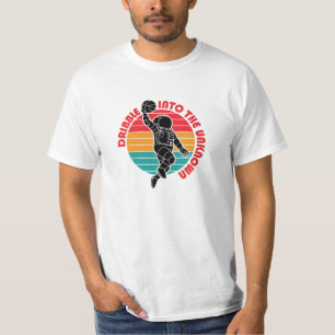 T-shirt L'astronaute spatial joue au basket-ball