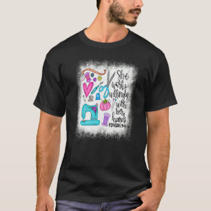 T-shirt Lavée, Elle Travaille Avec Volonté Avec Son Épurat