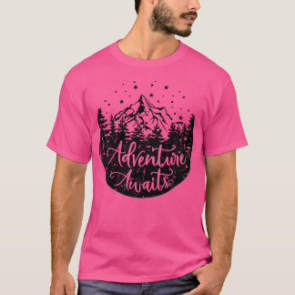 T-shirt L'Aventure Attend Dans Le Grand Extérieur Pour Cam