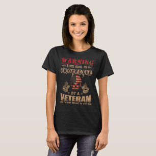 T-shirt L'avertissement de cette fille est protégé par u