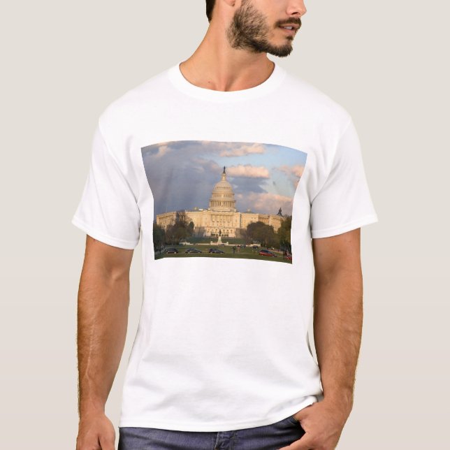 T-shirt Le bâtiment du Capitole des États-Unis à (Devant)