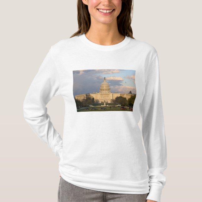 T-shirt Le bâtiment du Capitole des États-Unis à (Devant)