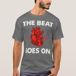 T-shirt Le Beat Se Met Sur Le Coeur Ouvert Des Hommes De R