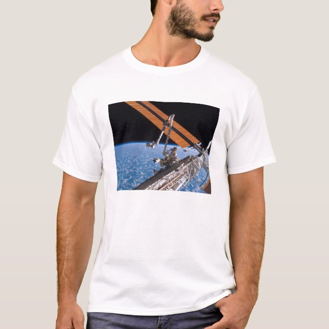 T-shirt Le Canadarm2 et les ailes de panneaux solaires (Devant)