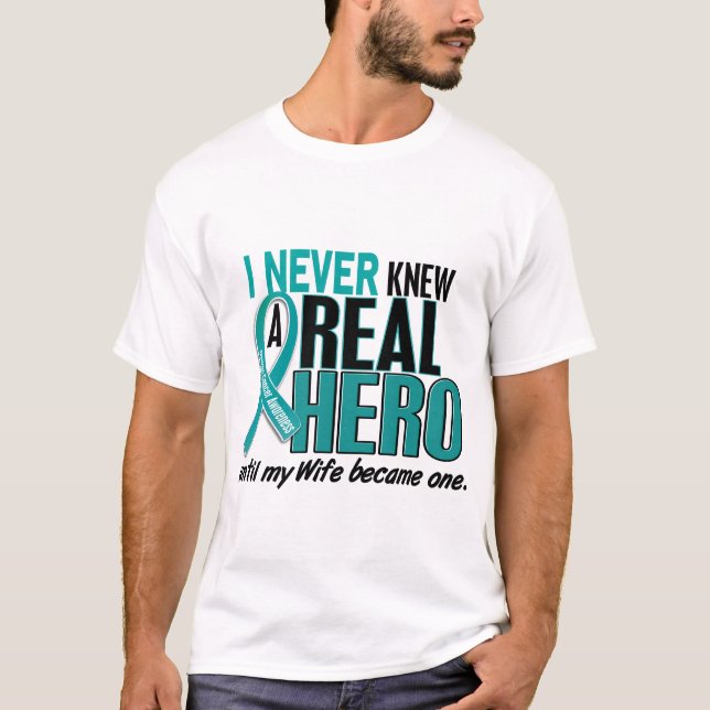 T-shirt Le Cancer ovarien N'A JAMAIS CONNU une épouse du (Devant)