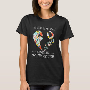 T-shirt Le Chemin Vers Mon Coeur Est Pavé Avec Des Paws & 