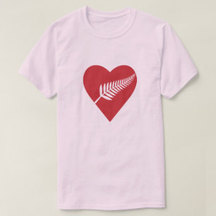 T-shirt Le coeur brisé de fougère argentée de la Nouvelle