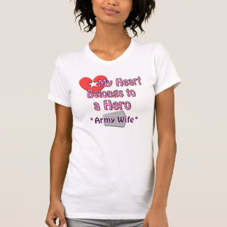 T-shirt Le coeur de Myt appartient à un héros
