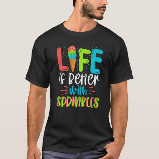 T-shirt Le cône de crème glacée arrose les sucreries d'été