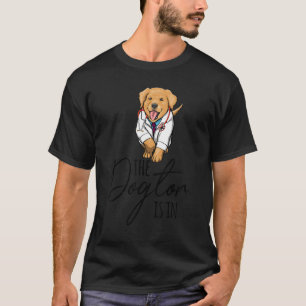 T-shirt Le Dogtor Est Au Labrador Les Femmes Aiment Le Dog