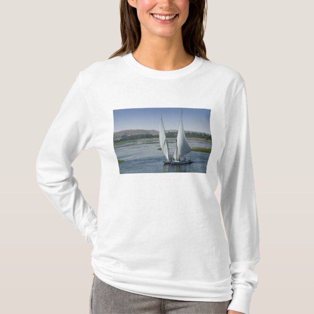 T-shirt Le fleuve Nil et les bateaux à voiles utilisés com (Devant)