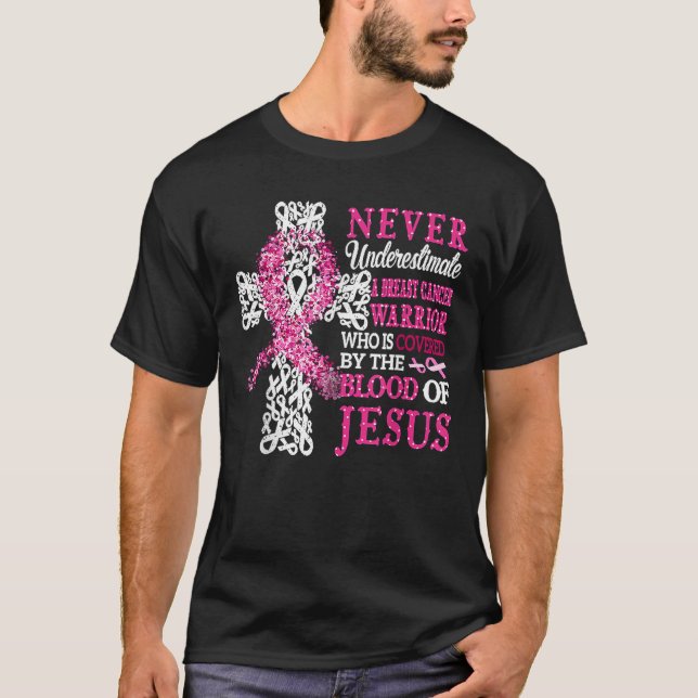 T-shirt Le Guerrier Du Cancer Du Sein Ne Sous-Estime Jamai (Devant)