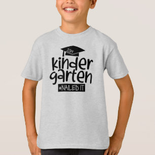 T-shirt Le jardin d'enfants l'a cloué le jour passé de