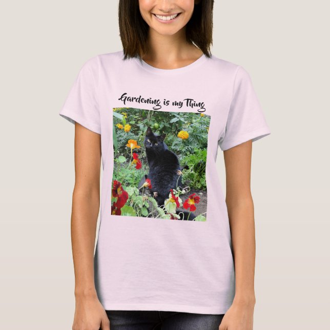 T-shirt Le jardinage est mon truc Chat dans le jardin Pers (Devant)
