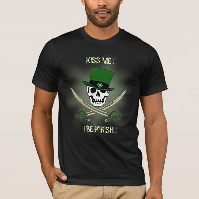 T-shirt Le Jour de la Saint Patrick de pirate m'embrassent (Devant)