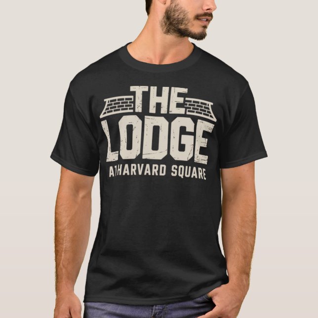 T-shirt Le Lodge at Harvard Carré Retro (Devant)