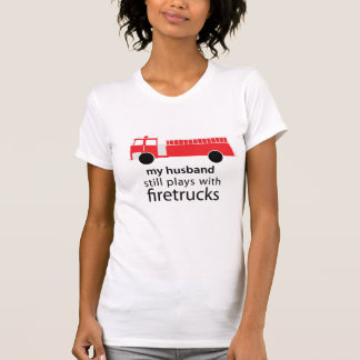 T-shirt Le mari joue toujours avec la chemise de
