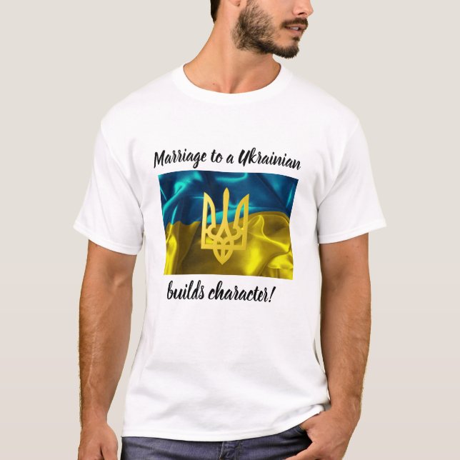 T-shirt Le mariage à un Ukrainien établit le caractère (Devant)