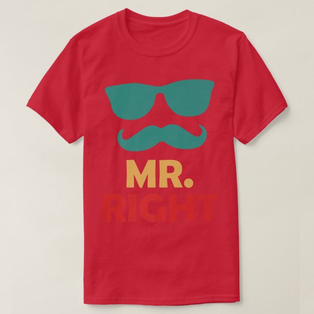 T-shirt Le marié à la soirée de célibat dit M.  (Design devant)