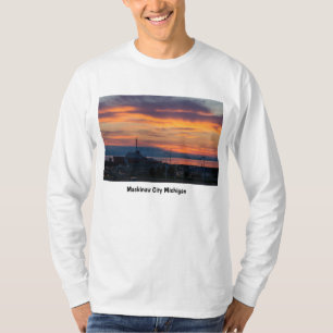 T-shirt Le matin éclate au-dessus de Mackinaw