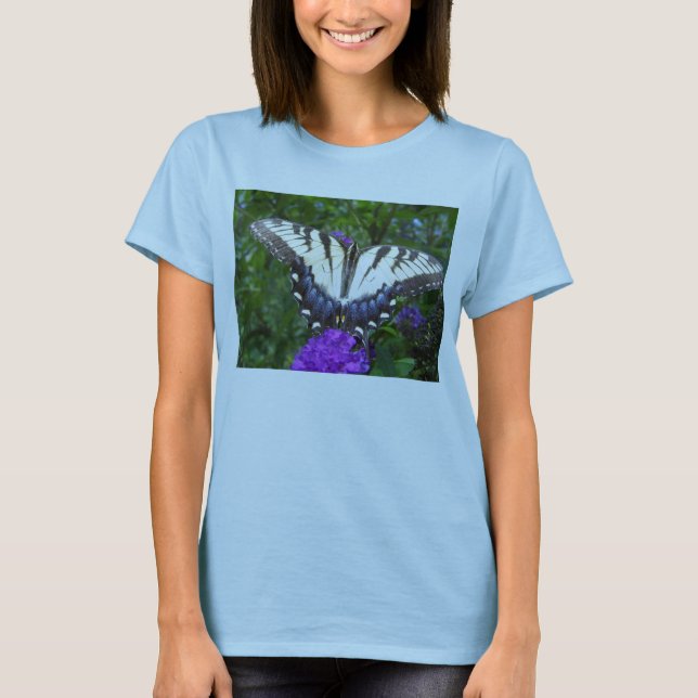 T-shirt Le papillon avec des ailes a écarté 01 (Devant)