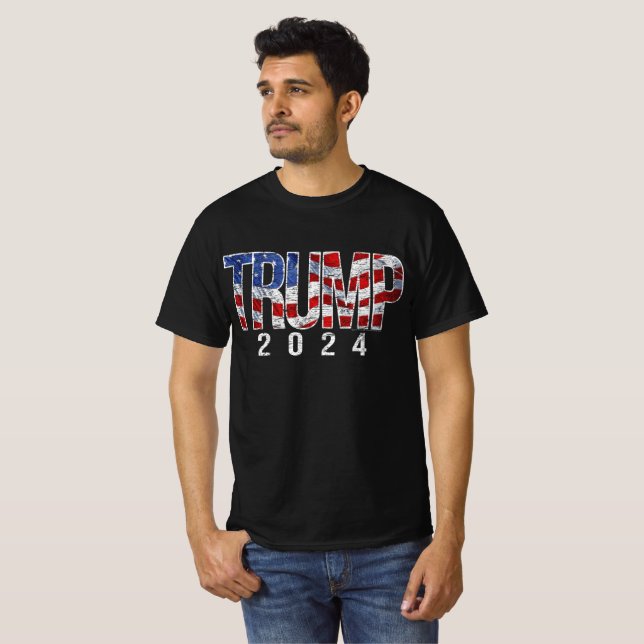 T-shirt Le patriotique vintage Donald Trump 2024 (Devant entier)